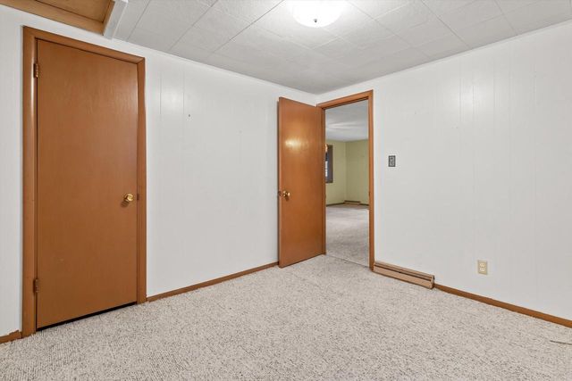 W6709 Lake Shore CIRCLE, Elkhorn, WI 53121