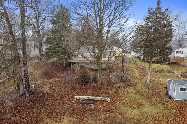 W6709 Lake Shore CIRCLE, Elkhorn, WI 53121