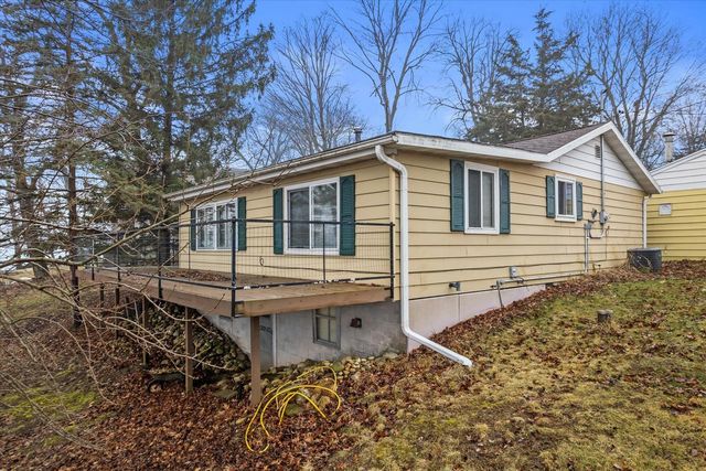 W6709 Lake Shore CIRCLE, Elkhorn, WI 53121