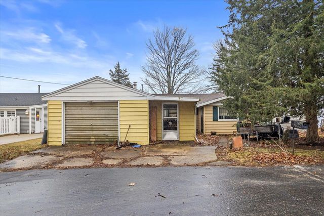 W6709 Lake Shore CIRCLE, Elkhorn, WI 53121