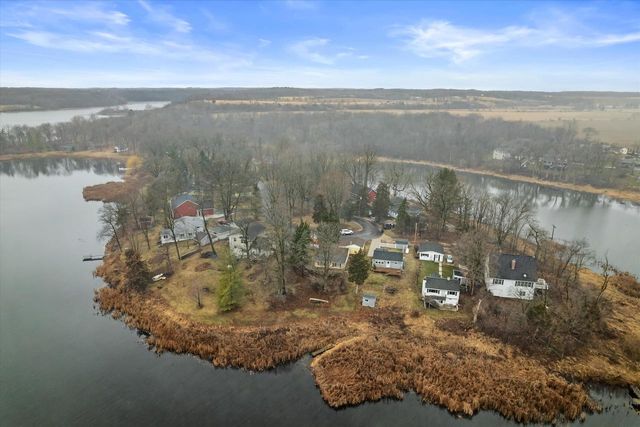 W6709 Lake Shore CIRCLE, Elkhorn, WI 53121