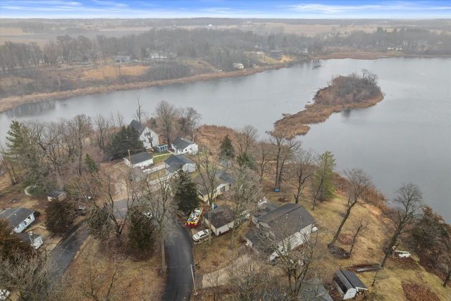 W6709 Lake Shore CIRCLE, Elkhorn, WI 53121