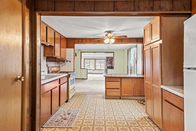 W6709 Lake Shore CIRCLE, Elkhorn, WI 53121