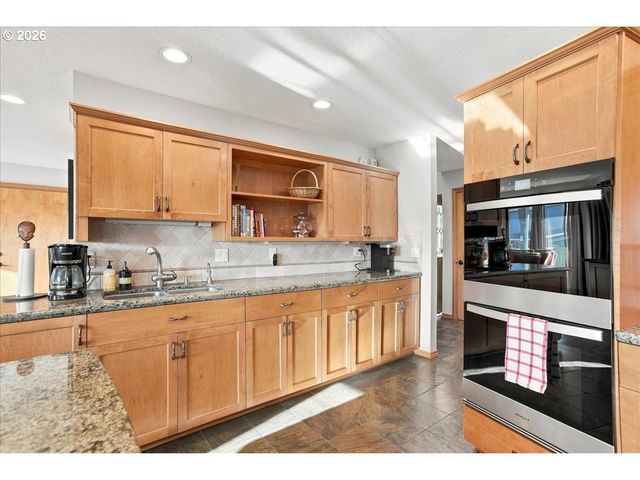 8000 Nw 16TH Ave, Vancouver, WA 98665