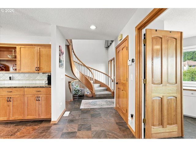 8000 Nw 16TH Ave, Vancouver, WA 98665