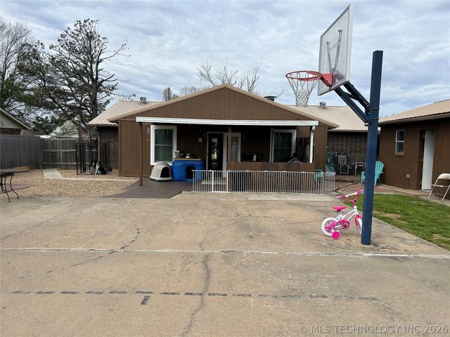 2408 Sarah Lane, Muskogee, OK 74403