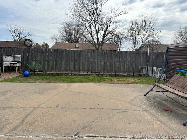 2408 Sarah Lane, Muskogee, OK 74403