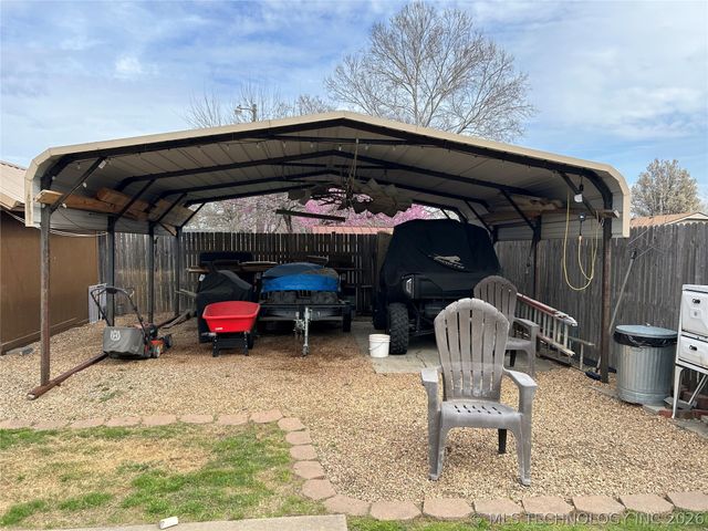 2408 Sarah Lane, Muskogee, OK 74403