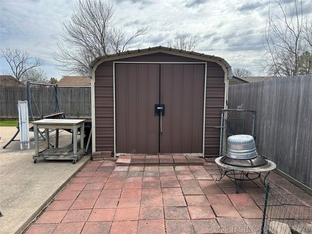 2408 Sarah Lane, Muskogee, OK 74403