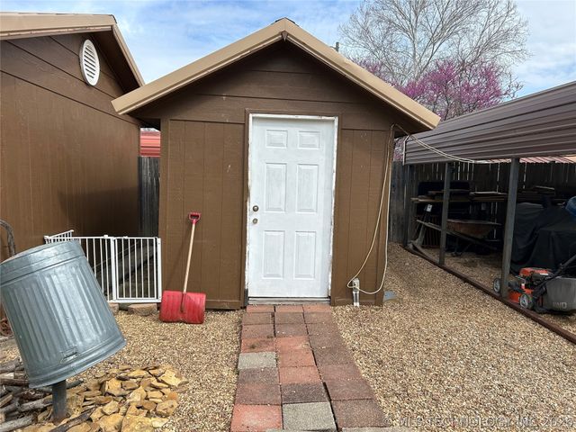 2408 Sarah Lane, Muskogee, OK 74403