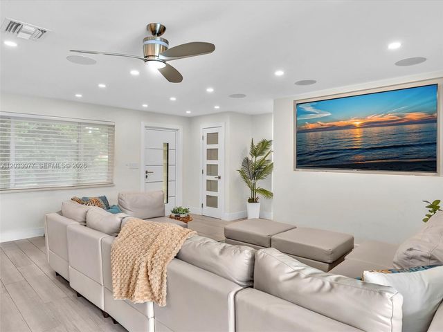 5021 SW 29th Terrace, Dania Beach, FL 33312