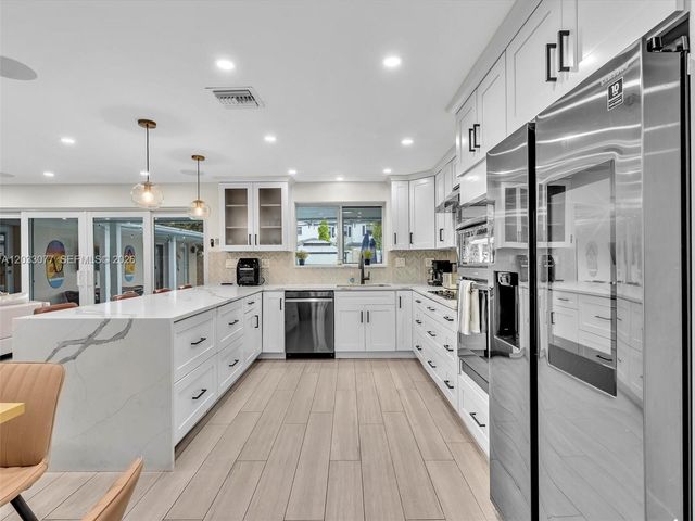 5021 SW 29th Terrace, Dania Beach, FL 33312
