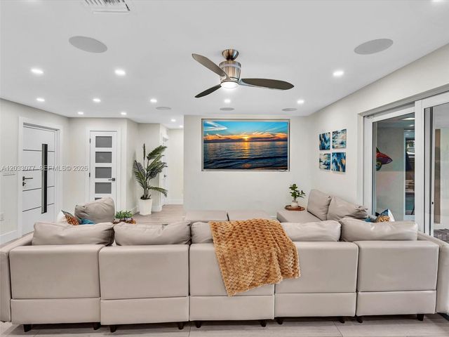 5021 SW 29th Terrace, Dania Beach, FL 33312