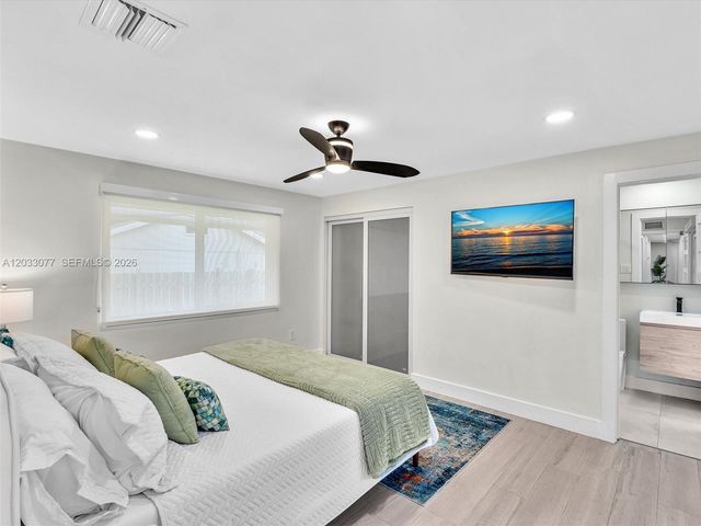 5021 SW 29th Terrace, Dania Beach, FL 33312