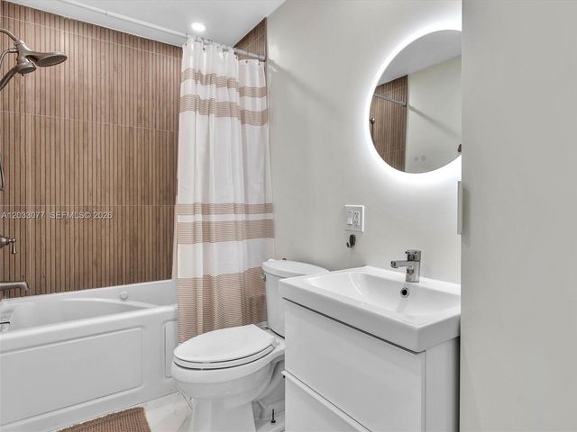 5021 SW 29th Terrace, Dania Beach, FL 33312
