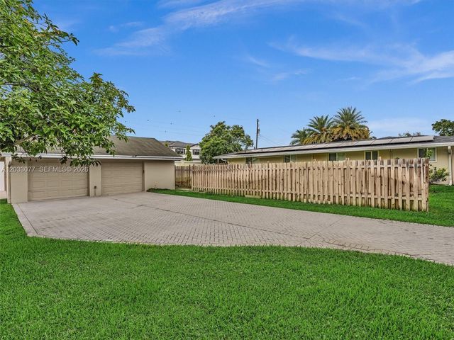 5021 SW 29th Terrace, Dania Beach, FL 33312
