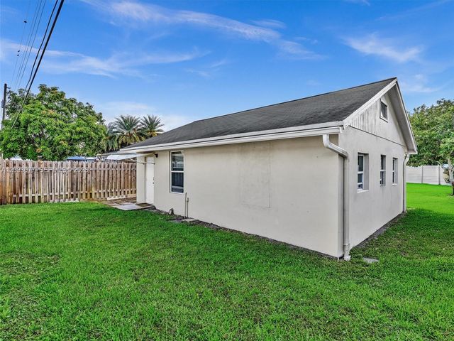 5021 SW 29th Terrace, Dania Beach, FL 33312