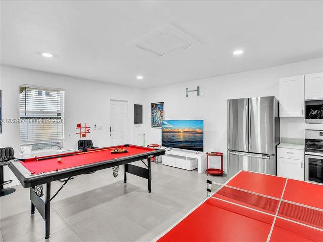 5021 SW 29th Terrace, Dania Beach, FL 33312