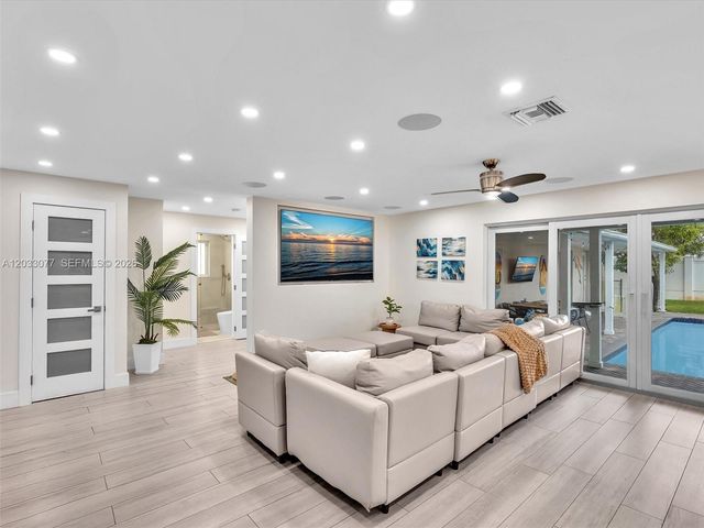 5021 SW 29th Terrace, Dania Beach, FL 33312