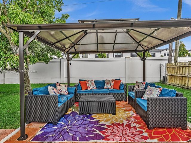5021 SW 29th Terrace, Dania Beach, FL 33312