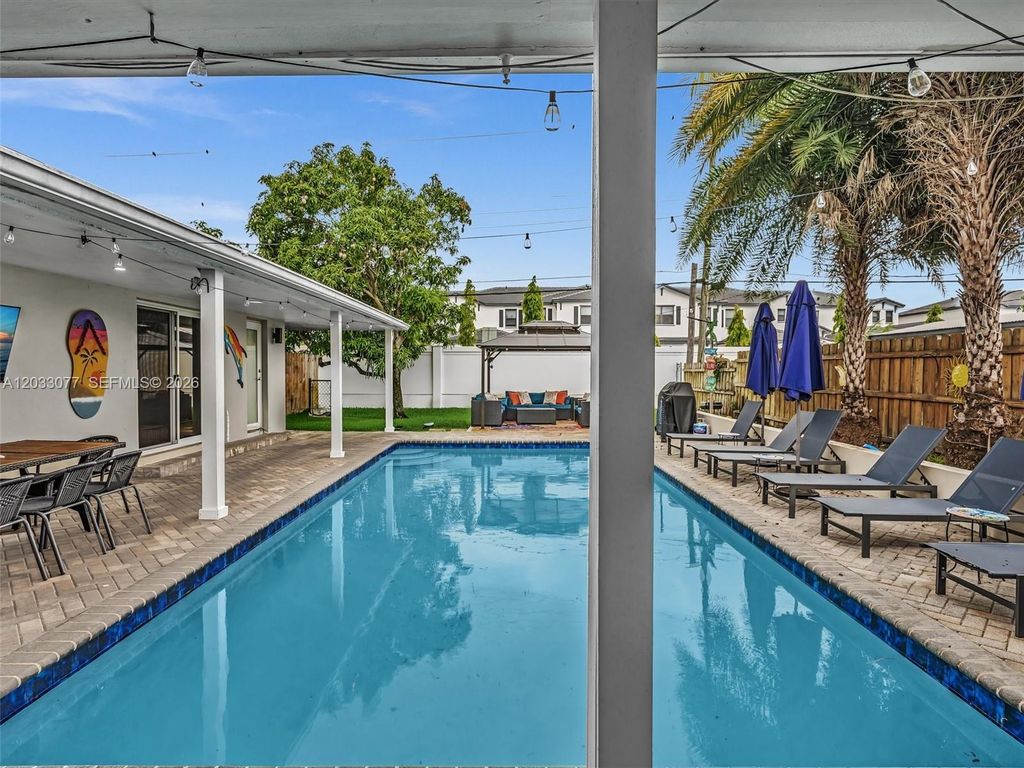 5021 SW 29th Terrace, Dania Beach, FL 33312