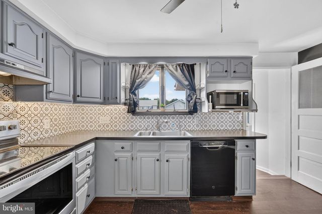144 JACKSON AVE, West Grove, PA 19390