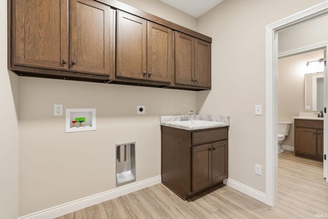 2966 Honeywood Lane, Fort Wayne, IN 46818