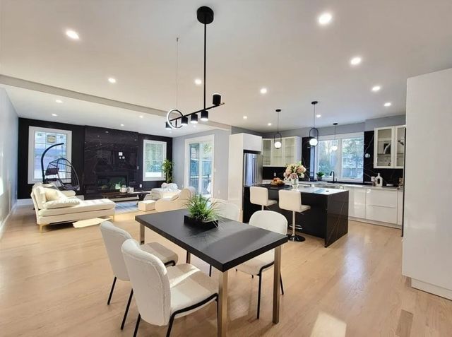 29 Parsons St, Newton, MA 02460