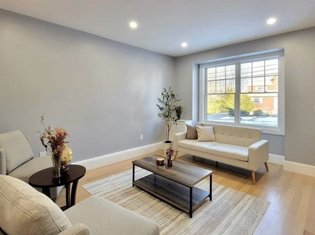 29 Parsons St, Newton, MA 02460