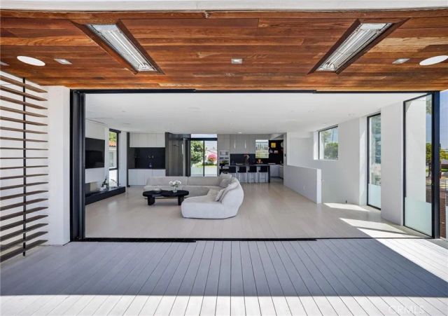 703 N Lucia, Redondo Beach, CA 90277