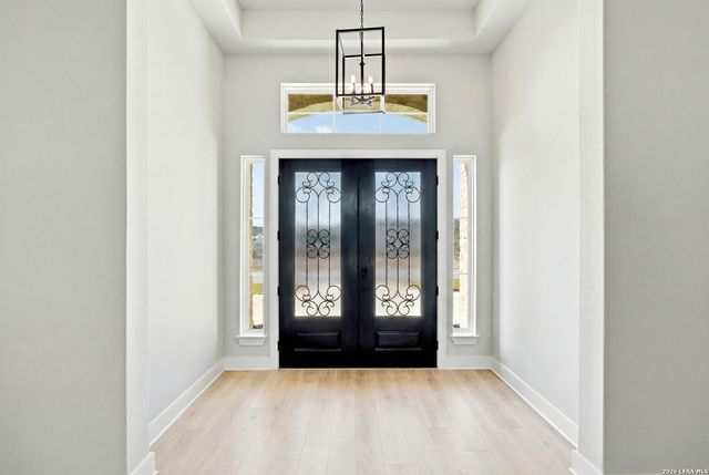 557 Poe Parkway, Castroville, TX 78009