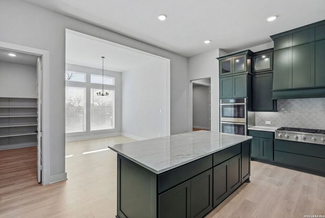 557 Poe Parkway, Castroville, TX 78009