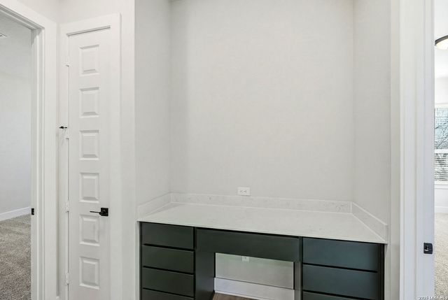 557 Poe Parkway, Castroville, TX 78009