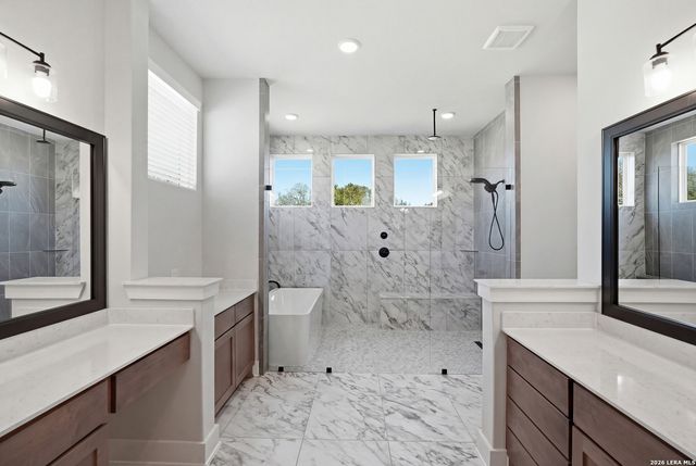 557 Poe Parkway, Castroville, TX 78009