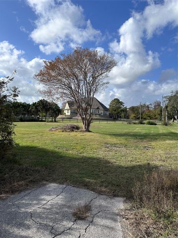 2 Shoreacres Circle, Shoreacres, TX 77571