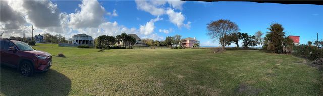 2 Shoreacres Circle, Shoreacres, TX 77571