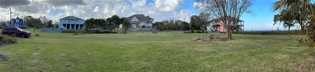 2 Shoreacres Circle, Shoreacres, TX 77571