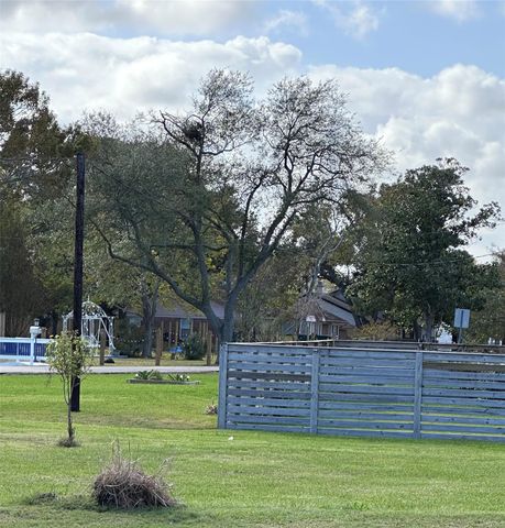 2 Shoreacres Circle, Shoreacres, TX 77571