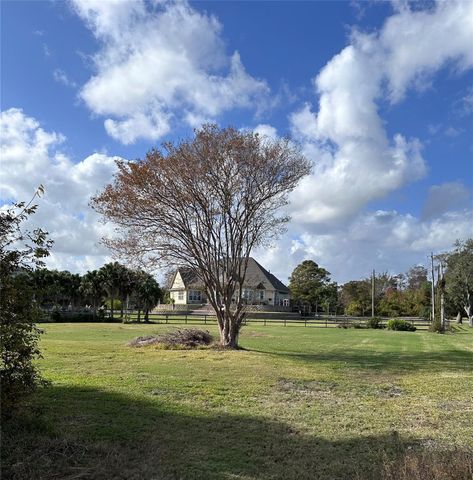 2 Shoreacres Circle, Shoreacres, TX 77571