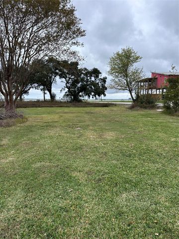 2 Shoreacres Circle, Shoreacres, TX 77571