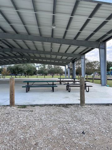 2 Shoreacres Circle, Shoreacres, TX 77571