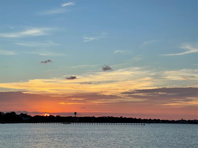 2 Shoreacres Circle, Shoreacres, TX 77571