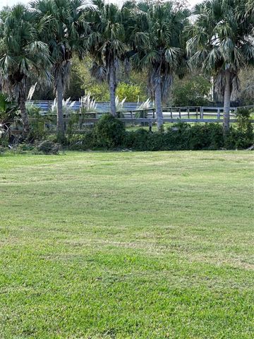 2 Shoreacres Circle, Shoreacres, TX 77571
