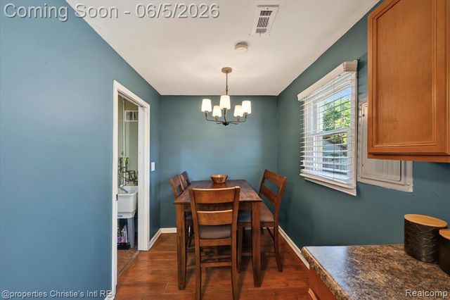 39185 Chase Street, Romulus, MI 48174