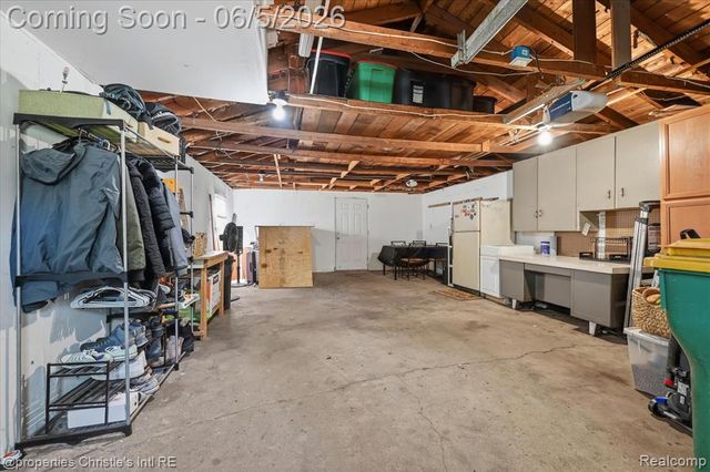 39185 Chase Street, Romulus, MI 48174