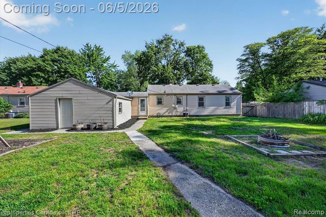 39185 Chase Street, Romulus, MI 48174
