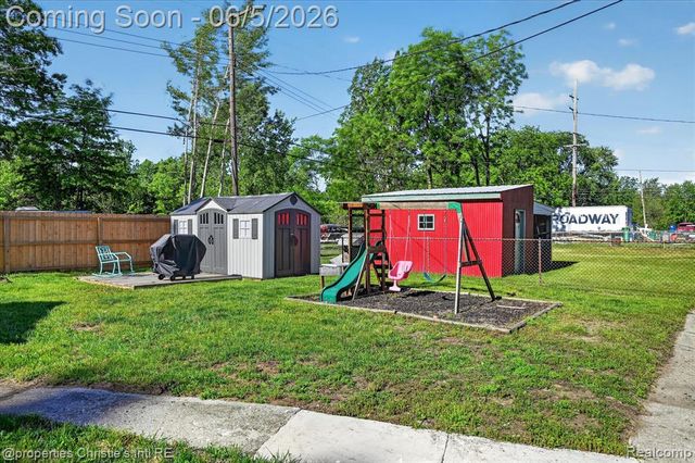 39185 Chase Street, Romulus, MI 48174