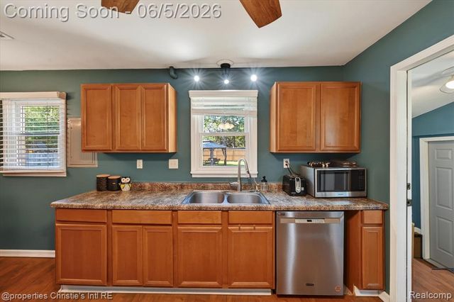 39185 Chase Street, Romulus, MI 48174