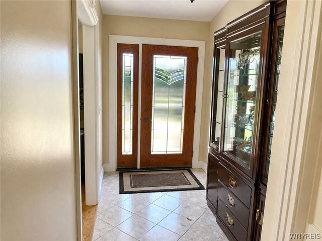 66 Cove Hollow, West Seneca, NY 14424