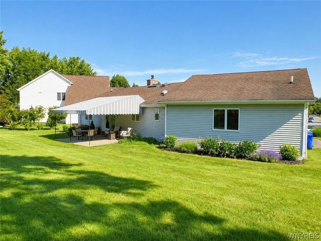 66 Cove Hollow, West Seneca, NY 14424